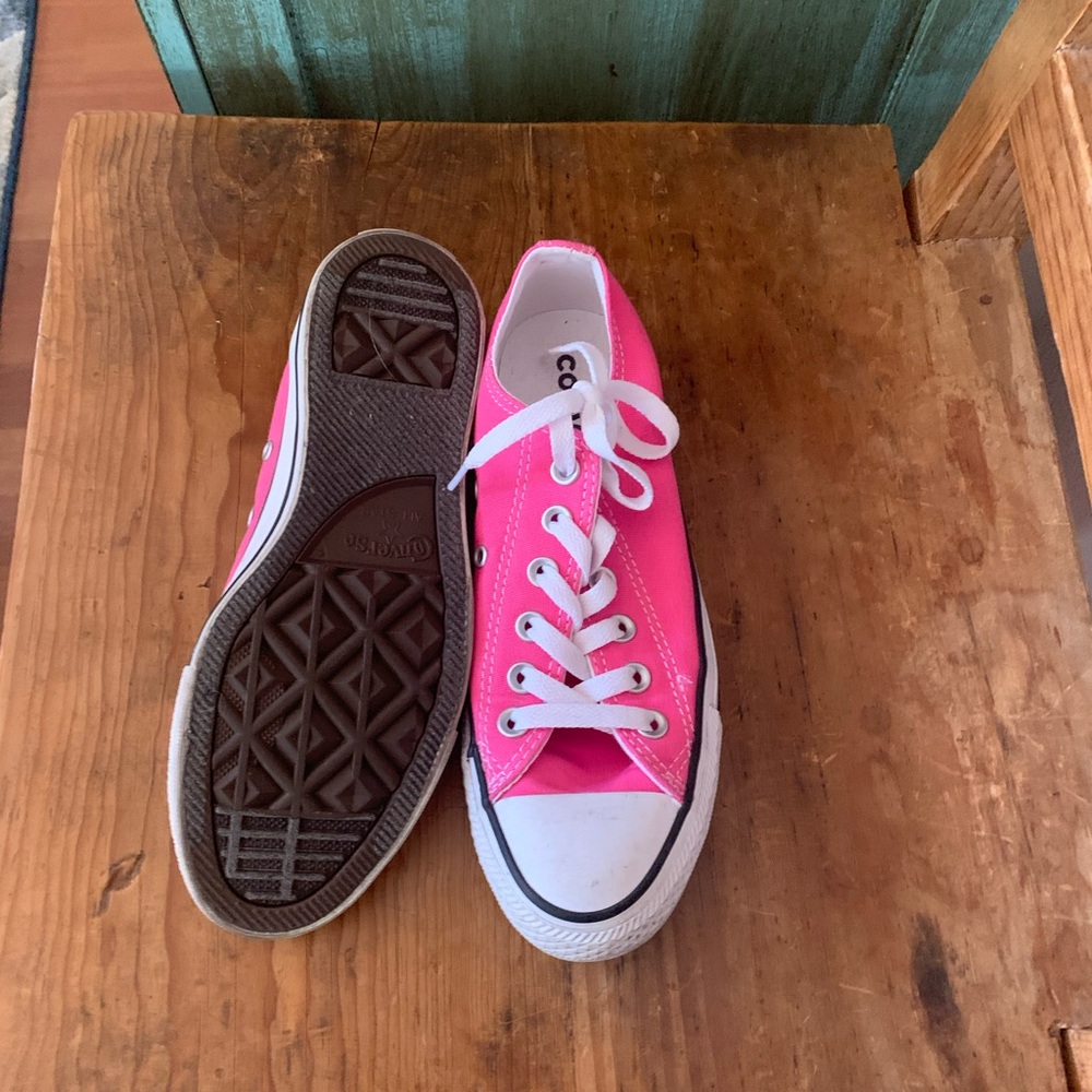 Cute pink converse women shoes.
